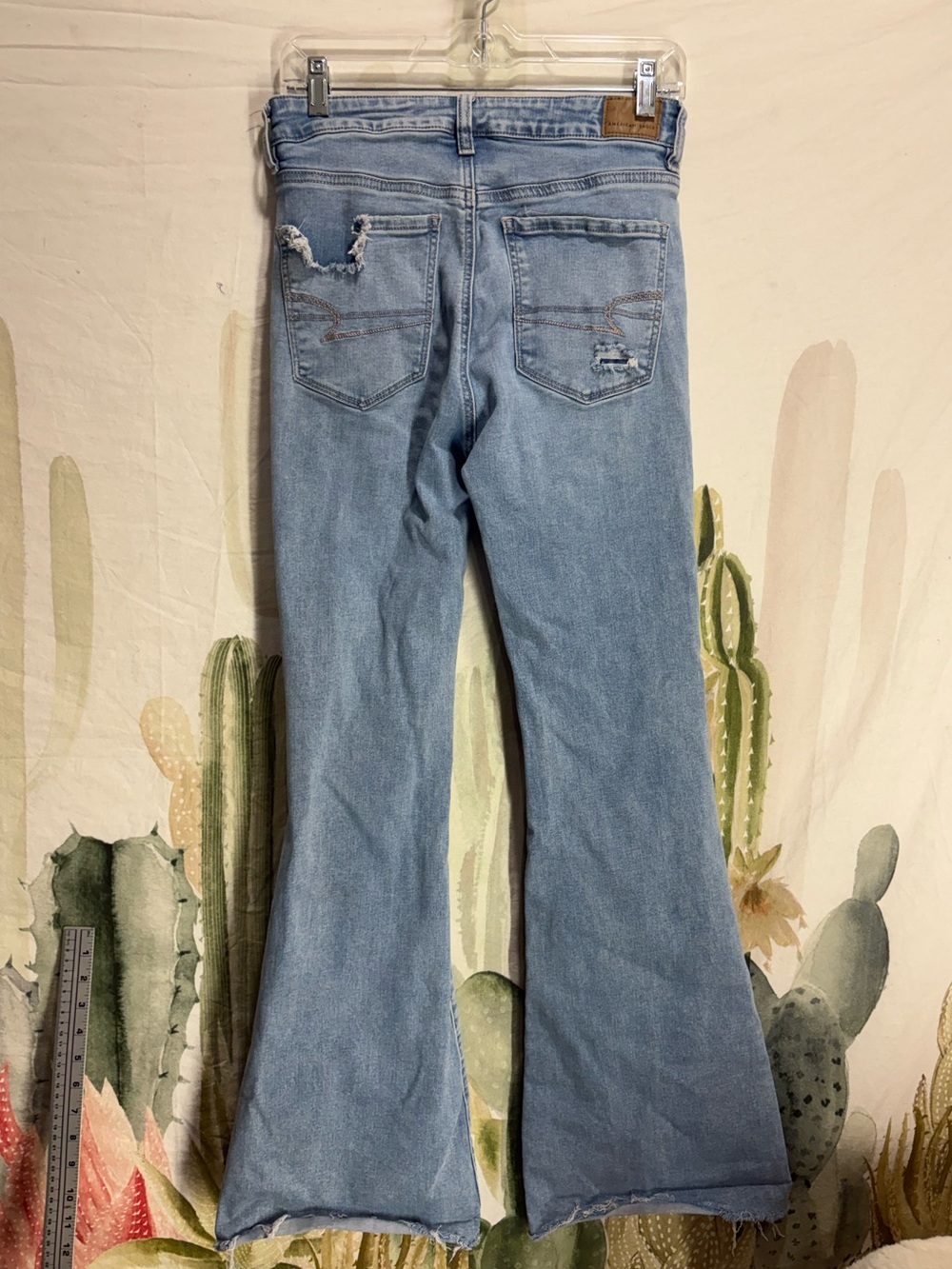 American Eagle Outfitters Flared Distressed Jeans 🌵8 Long - Picture 11 of 11